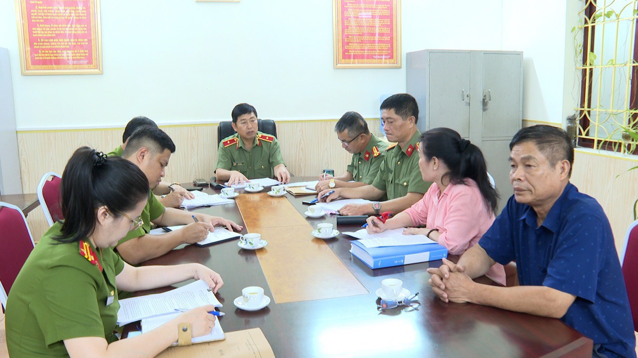 Giám đốc Công an thành phố tiếp công dân